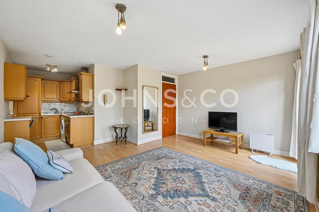 Apartment in Brentford - View 2
