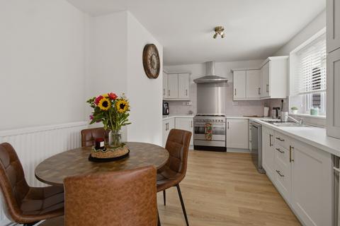 3 bedroom semi-detached house for sale, Steynors Avenue, Droitwich WR9