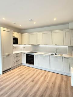 2 bedroom apartment to rent, Manor House, Maidenhead