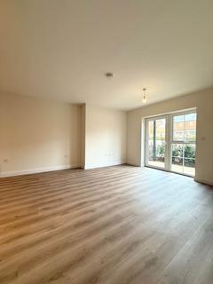 2 bedroom apartment to rent, Manor House, Maidenhead