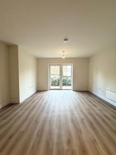 2 bedroom apartment to rent, Manor House, Maidenhead