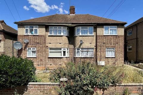2 bedroom flat to rent, Fullwell Avenue, Fullwell Cross, IG5 0SA