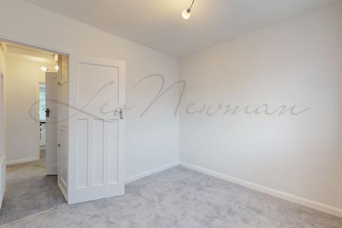 2 bedroom flat to rent, Fullwell Avenue, Fullwell Cross, IG5 0SA