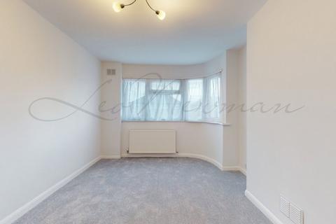 2 bedroom flat to rent, Fullwell Avenue, Fullwell Cross, IG5 0SA