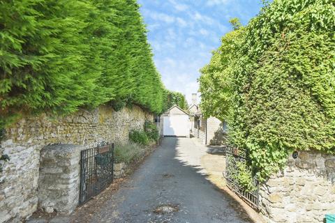 3 bedroom detached bungalow for sale, Brewery Street, Highworth, Swindon