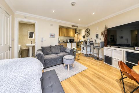 undefined, Selsdon Road, South Croydon, CR2