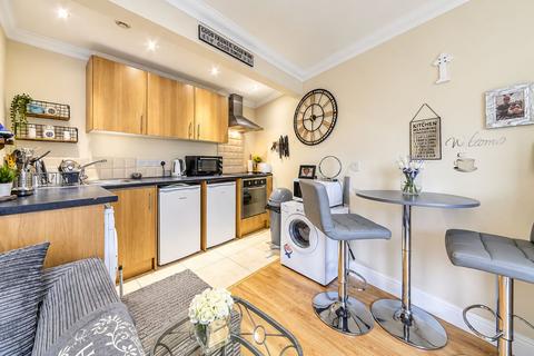 undefined, Selsdon Road, South Croydon, CR2