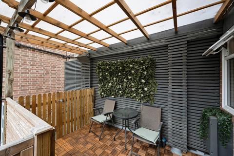 undefined, High Street, Esher, Surrey, KT10