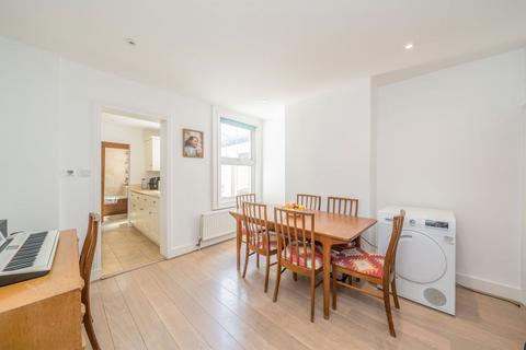 undefined, Norcutt Road, Twickenham TW2
