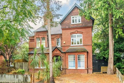 undefined, Strawberry Hill Road, Twickenham TW1