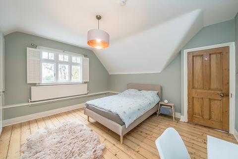 undefined, Strawberry Hill Road, Twickenham TW1