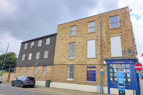 1 bedroom apartment to rent, High Street, Gravesend DA11