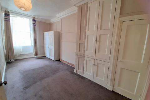 1 bedroom apartment to rent, High Street, Gravesend DA11