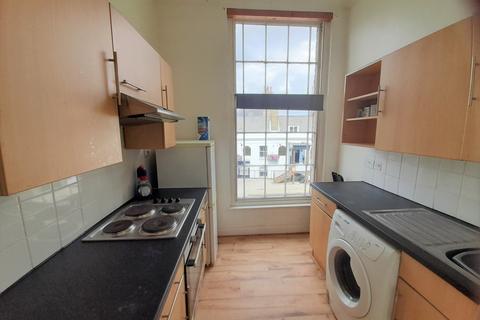 1 bedroom apartment to rent, High Street, Gravesend DA11