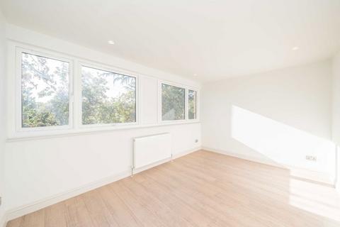 3 bedroom terraced house for sale, Edward Close, Hampton Hill TW12