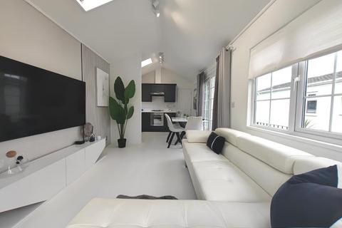 1 bedroom park home for sale, Willows Riverside Park, Windsor
