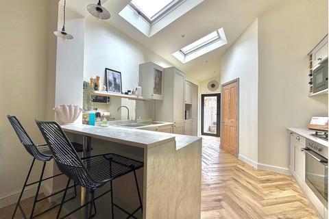 2 bedroom end of terrace house for sale, Cecil Street, Watford, WD24