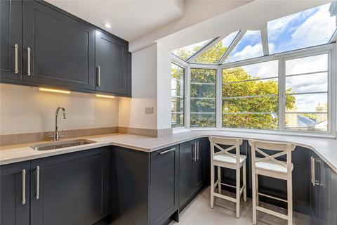 3 bedroom flat for sale, Selwyn Court, Church Road, Richmond, TW10