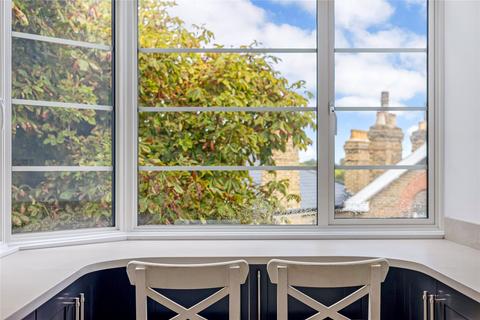 3 bedroom flat for sale, Selwyn Court, Church Road, Richmond, TW10