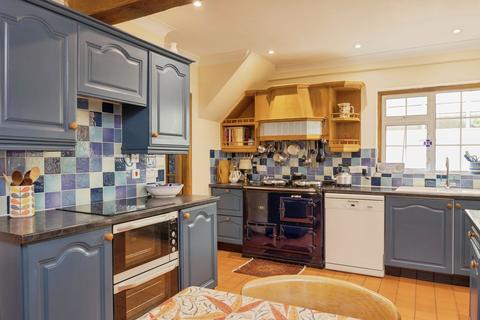 4 bedroom semi-detached house for sale, Green Way, Tunbridge Wells, Kent, TN2