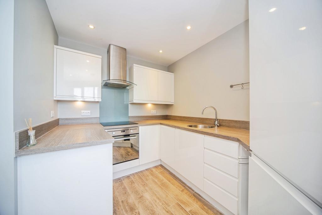Apartment in Hampshire - View 2