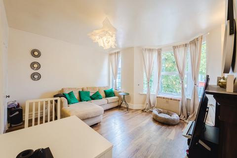 1 bedroom flat for sale, 139b County Road, Swindon, SN1 2EB