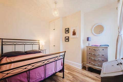 1 bedroom flat for sale, 139b County Road, Swindon, SN1 2EB