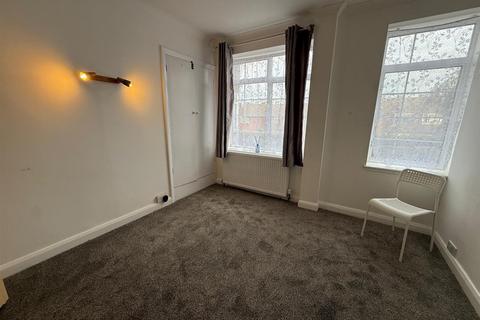 1 bedroom flat to rent, Kings Drive, Wembley