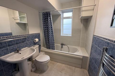 1 bedroom flat to rent, Kings Drive, Wembley