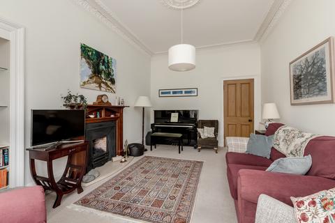 2 bedroom flat for sale, 18/6 Bruntsfield Gardens, Edinburgh, EH10 4EA