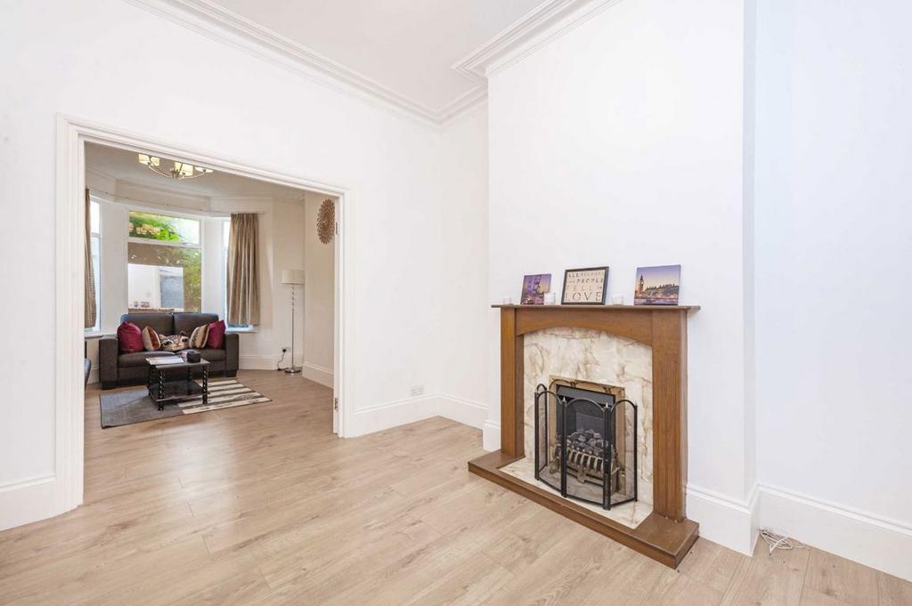 House in London - View 3