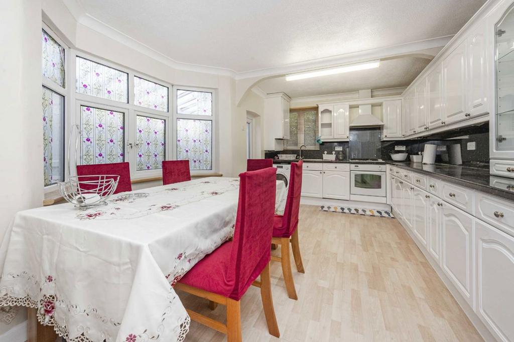 House in London - View 5