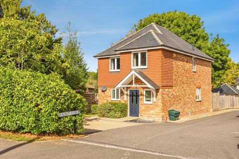 4 bedroom detached house for sale, Walnut Close, Burgess Hill