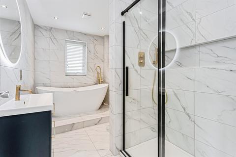 4 bedroom detached house for sale, Walnut Close, Burgess Hill