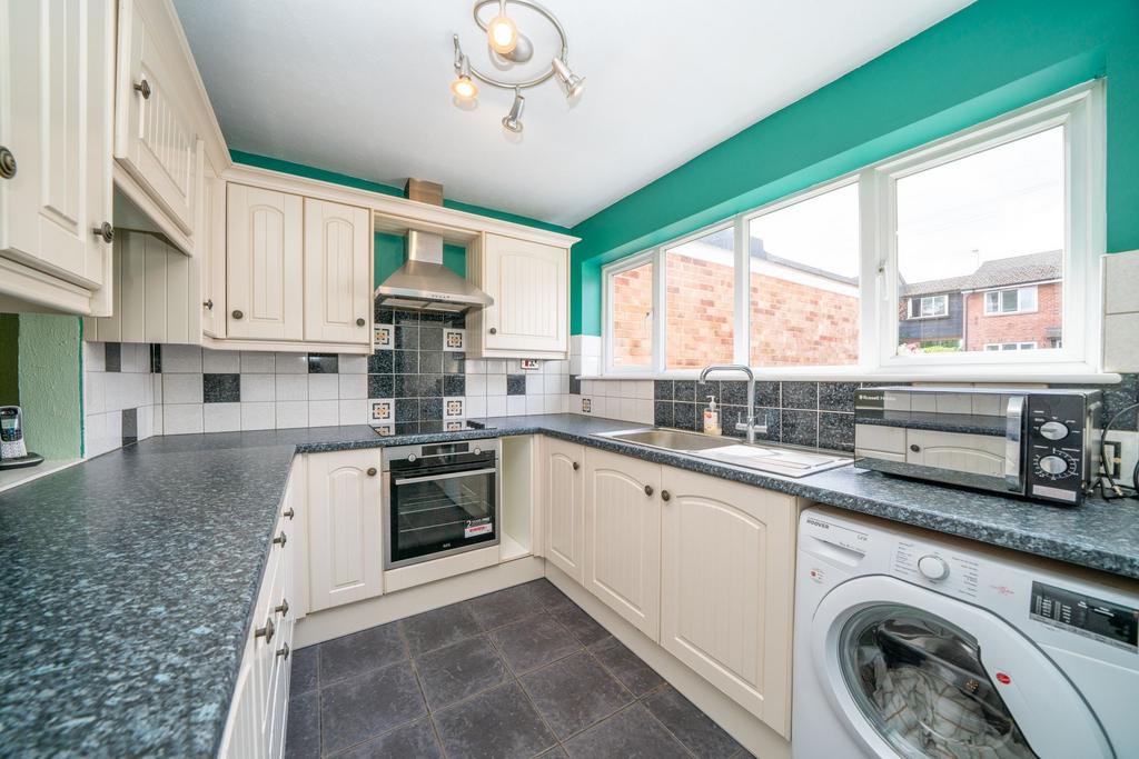 House in Luton - View 3