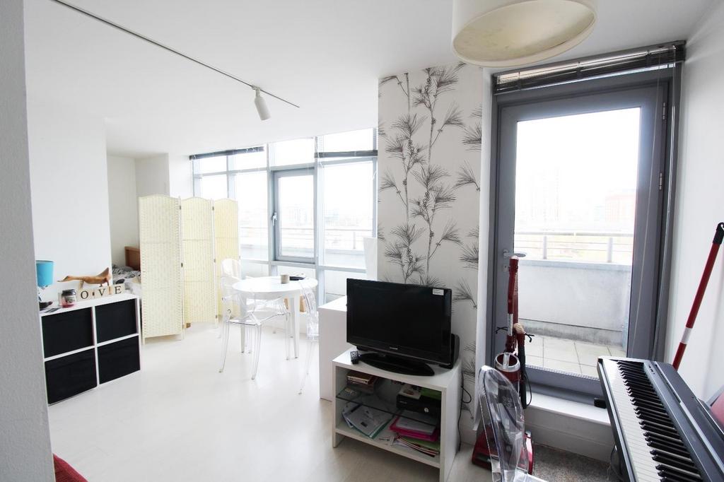 Apartment in Leeds - View 3
