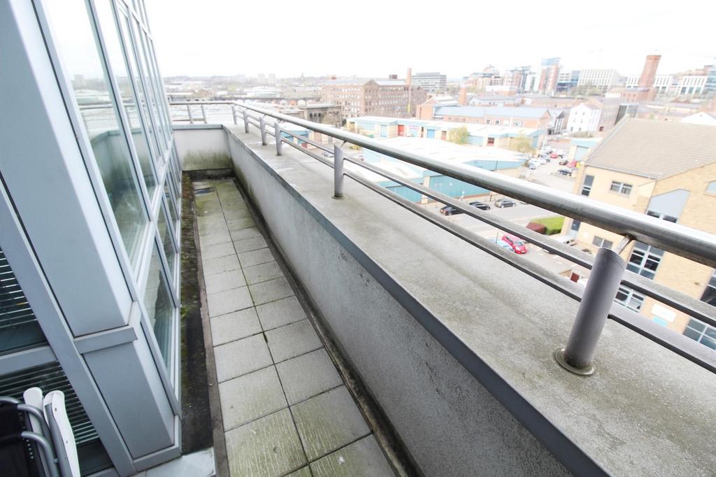 Apartment in Leeds - More