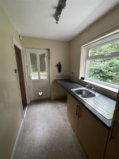 4 bedroom detached house to rent, Wakefield Road, Lepton, Huddersfield