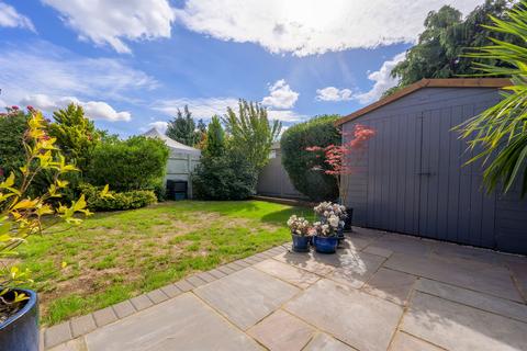 3 bedroom detached house for sale, Court Drive, Kettering
