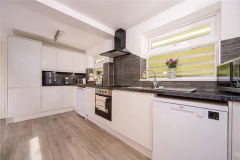 3 bedroom detached house for sale, Court Drive, Kettering