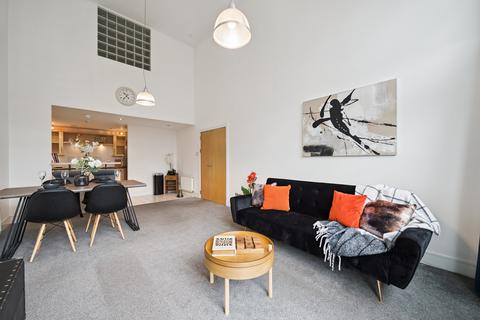 3 bedroom flat for sale