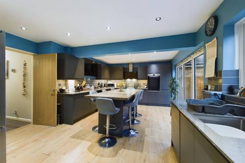 4 bedroom detached house for sale, Nightingale Close, Farnborough, Hampshire, GU14