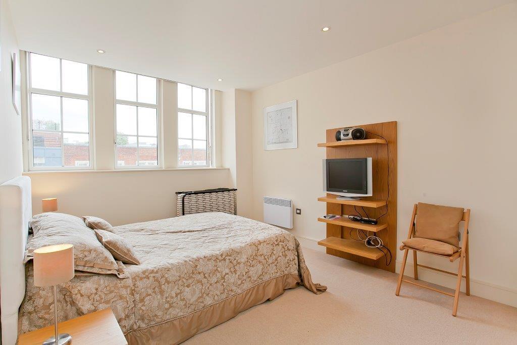 Apartment in Westminster - View 3
