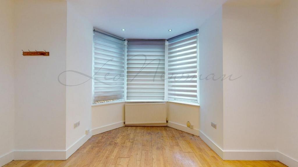 Apartment in Croydon - View 2