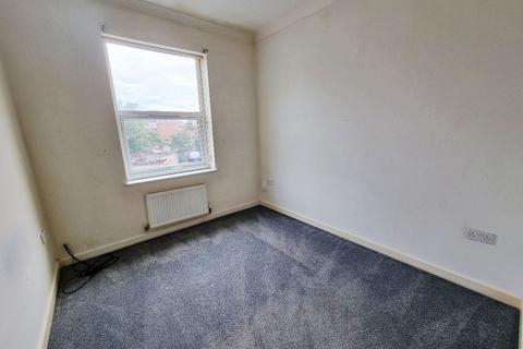 2 bedroom flat to rent, Gladstone Street, Worksop