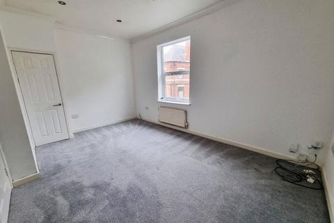 2 bedroom flat to rent, Gladstone Street, Worksop