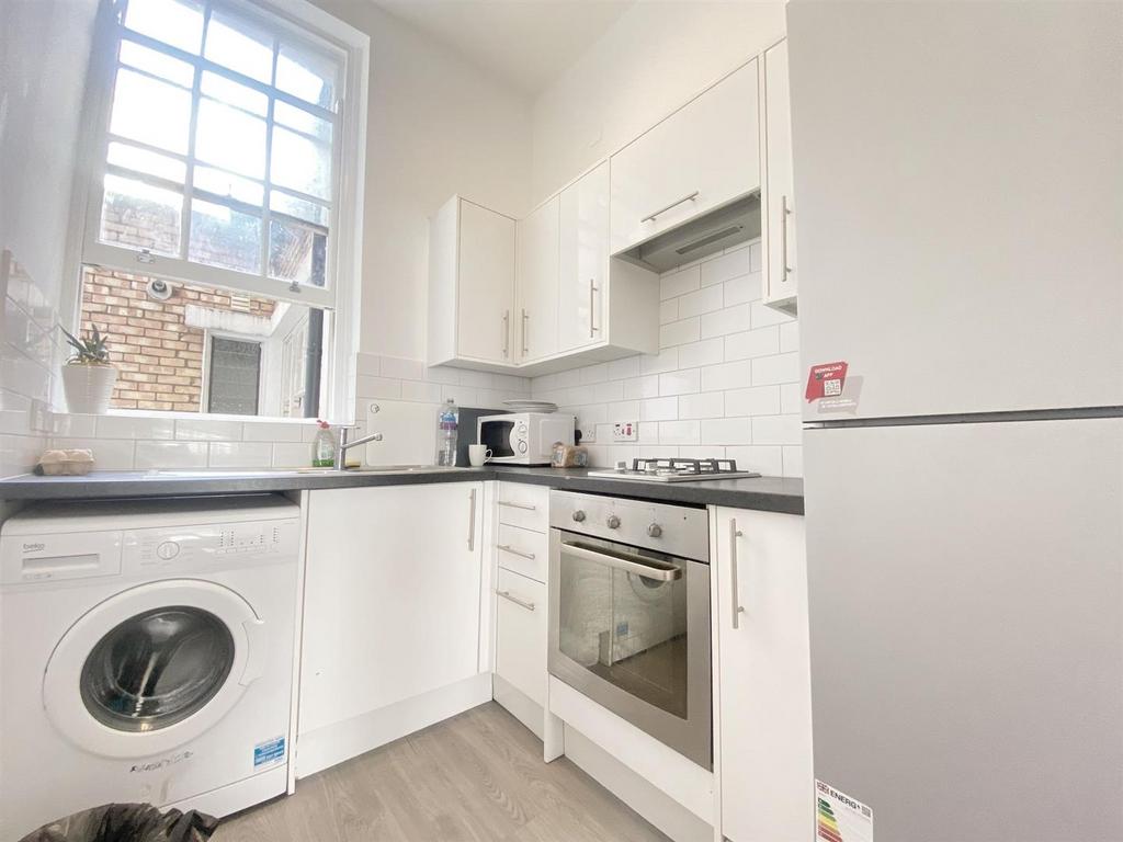 Apartment in London - View 3