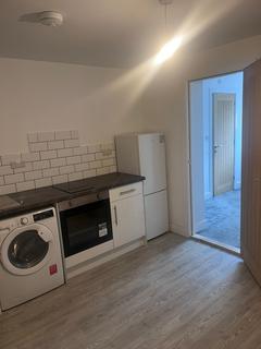 1 bedroom apartment to rent, Ilmington Close, Redditch, B98