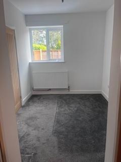 1 bedroom apartment to rent, Ilmington Close, Redditch, B98