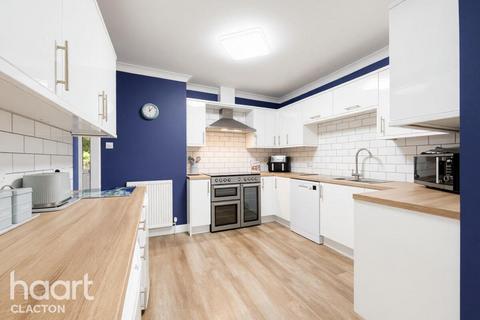 5 bedroom detached house for sale, London Road, Clacton-On-Sea